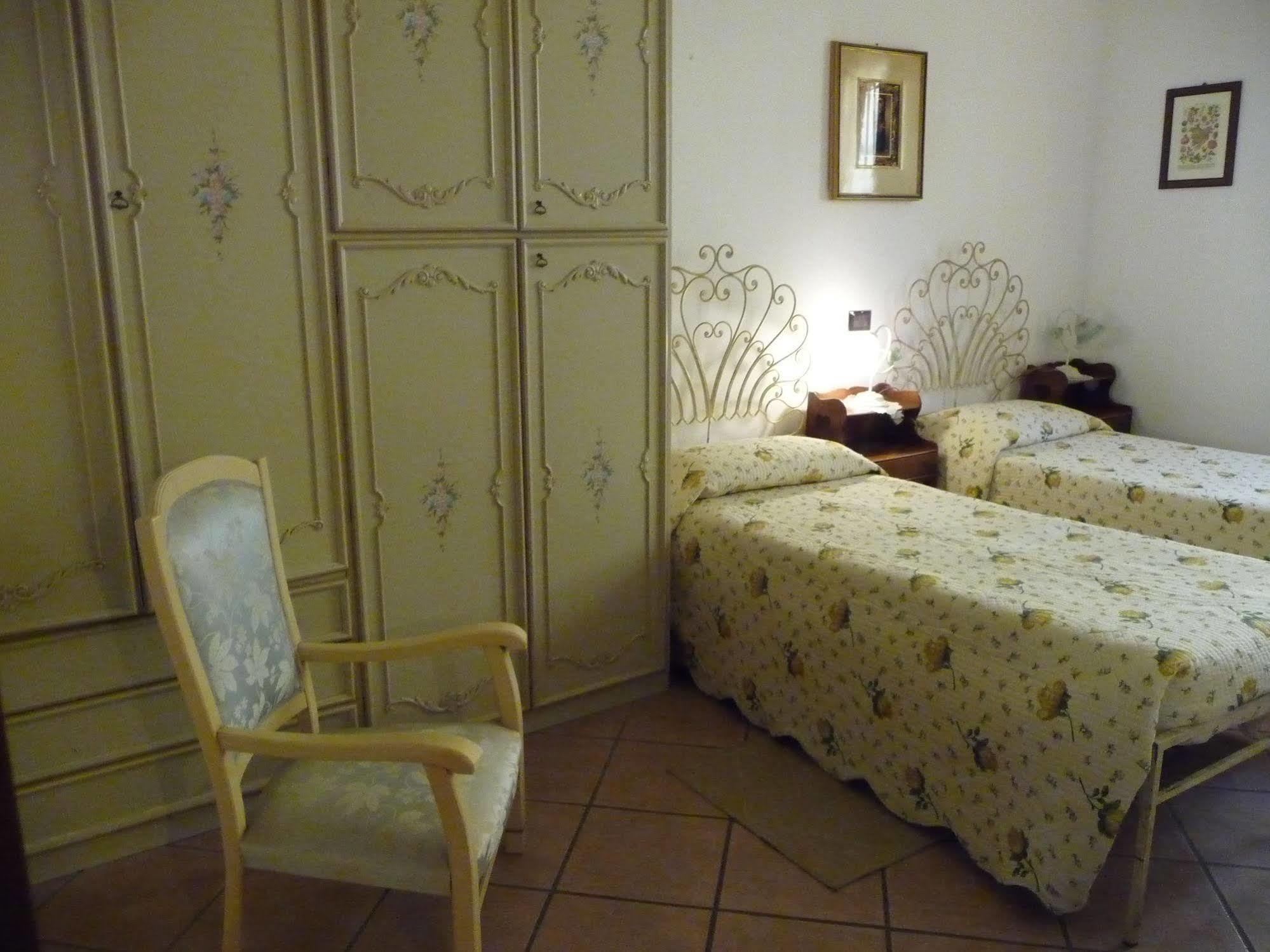 Al Parco Bed and Breakfast Curtatone Buitenkant foto